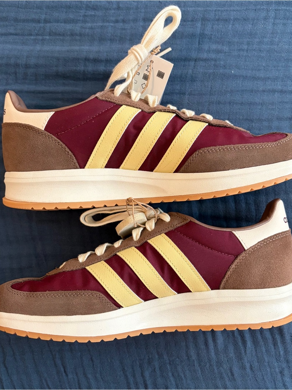 Adidas Run 70s 2.0 Sneaker in brown/maroon - Picture 4 of 8
